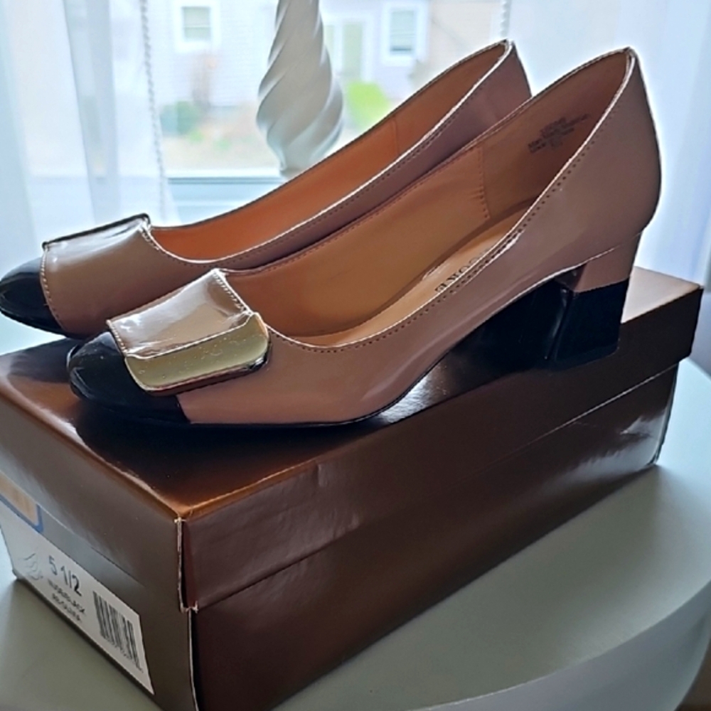 Women's Block Heel - Black and Tan